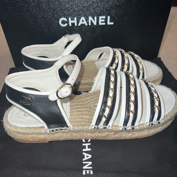 Authentic Chanel sandals - Picture 3 of 4